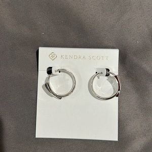 NEVER WORN kendra scott earrings
